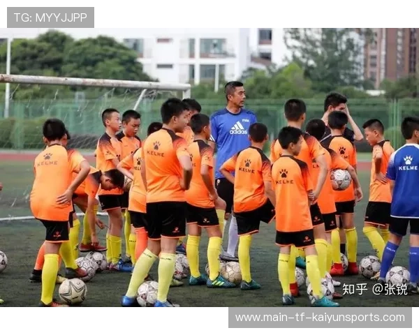 职业俱乐部是否为球员提供系统的职业规划指导，职业俱乐部足球